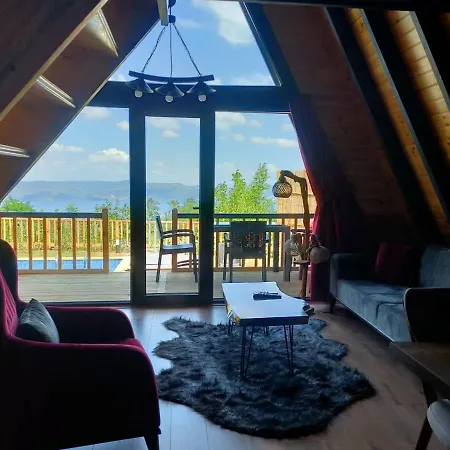 Chalet Bungalow With Private Pool And Backyard In Sapanca